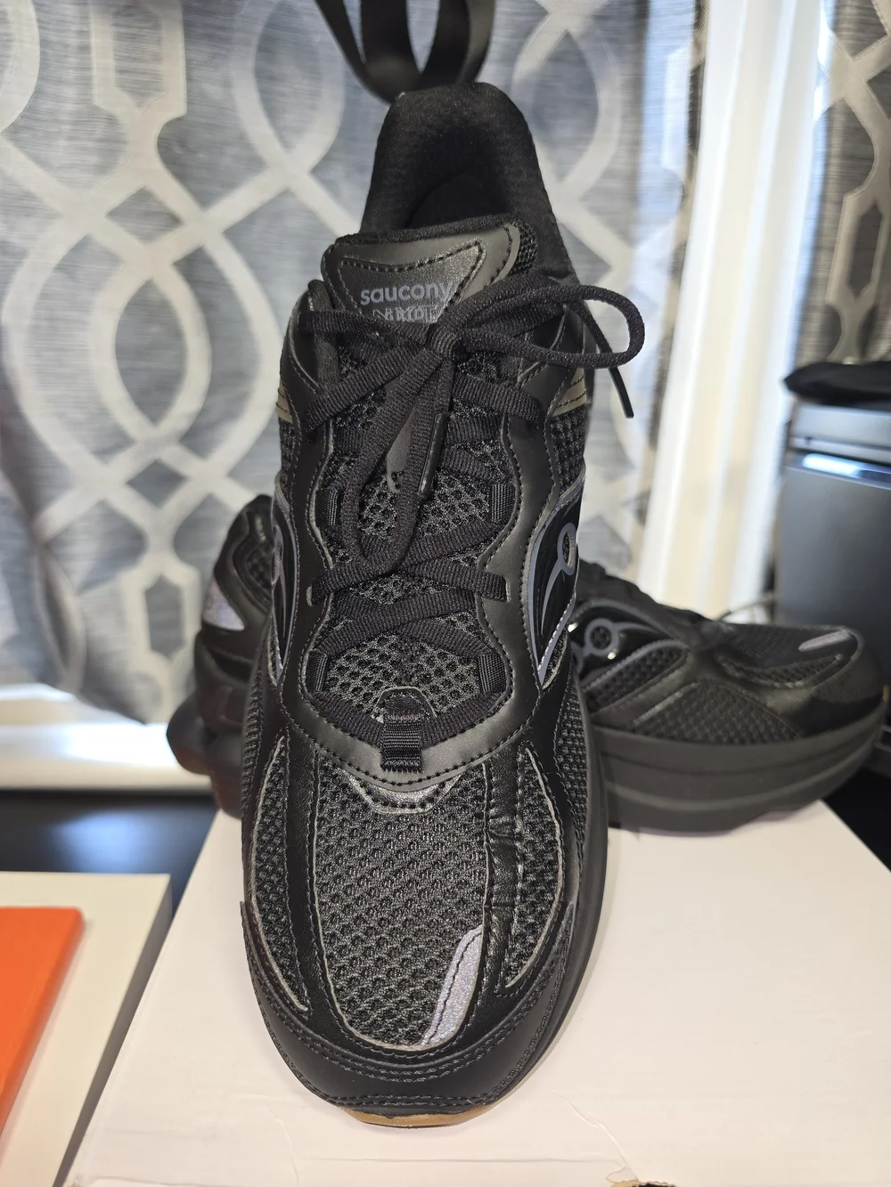Saucony Men's Black Mesh and Synthetic Athletic Sneaker